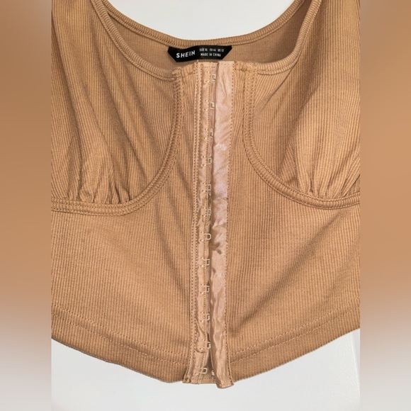 SHEIN cream crop
Top with corset details - Picture 3 of 3